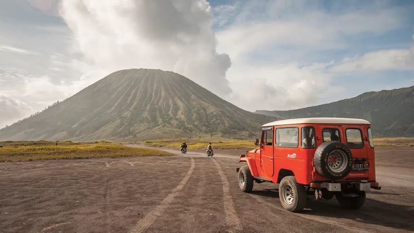 Panorama Bromo saat golden hour