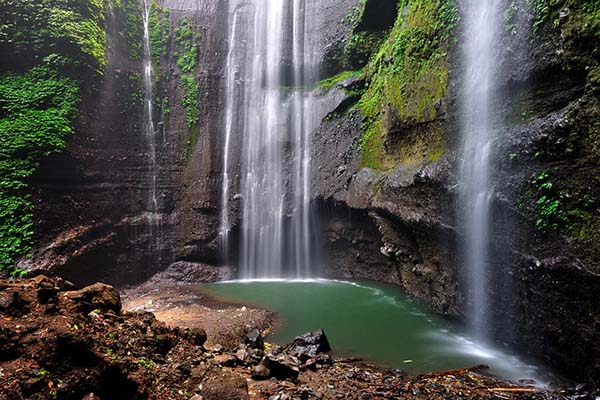 Madakaripura — Air terjun hijau